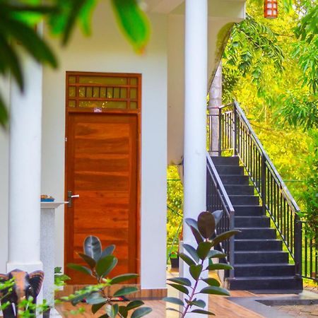 Yala Safari River View Hotel ทิซซามาฮารามา ภายนอก รูปภาพ