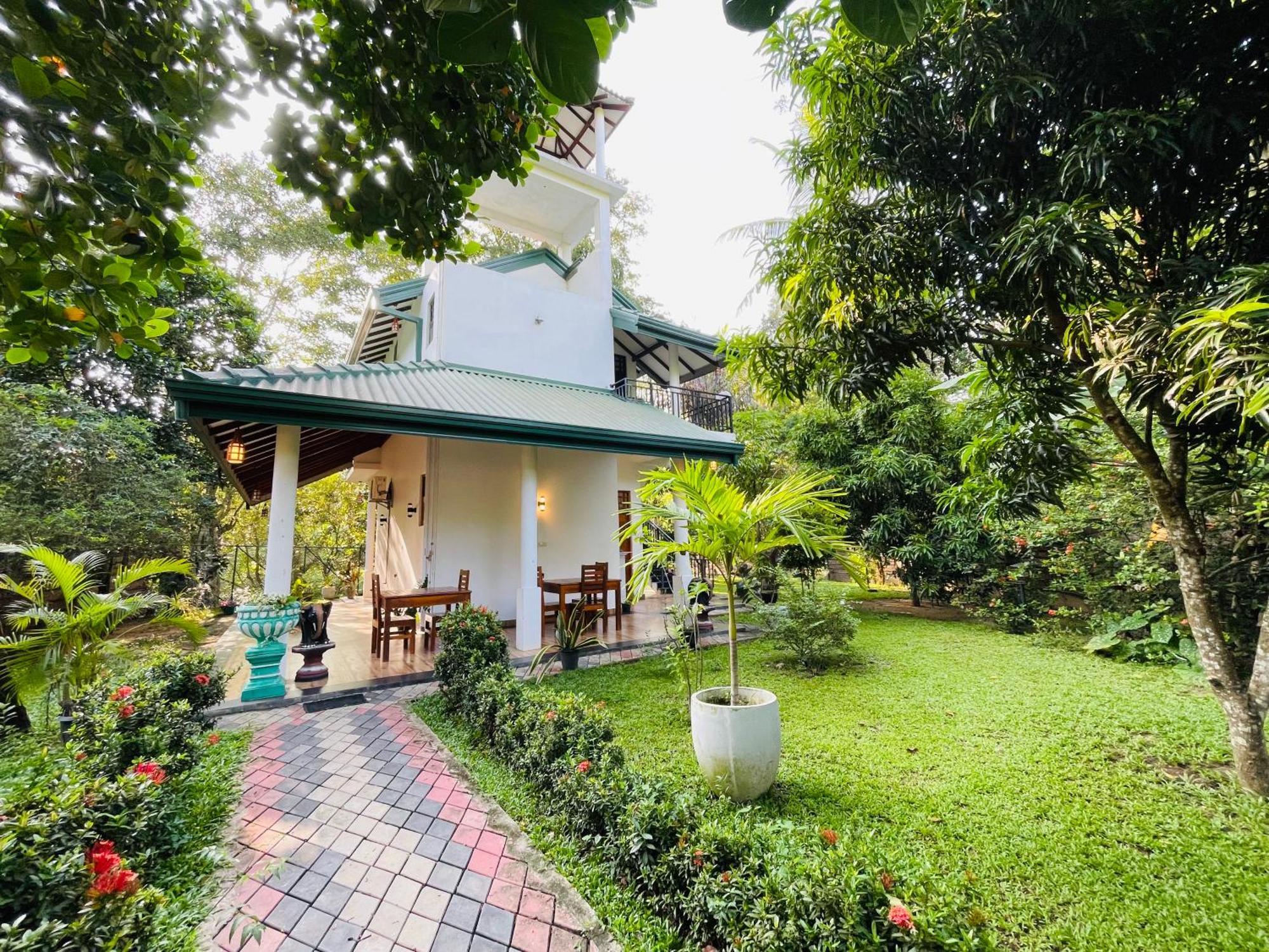 Yala Safari River View Hotel ทิซซามาฮารามา ภายนอก รูปภาพ