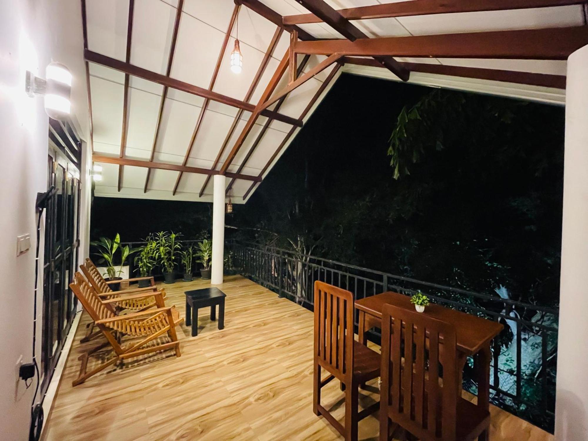 Yala Safari River View Hotel ทิซซามาฮารามา ภายนอก รูปภาพ